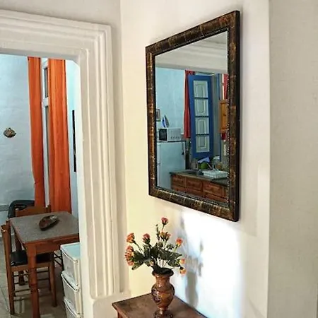 Apartment Charming Ground-floor Maisonette *