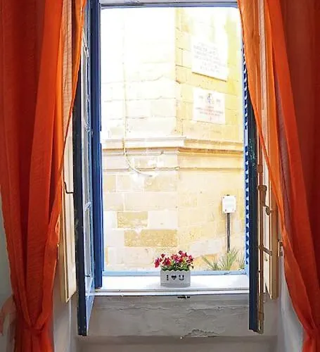 Charming Ground-floor Maisonette *