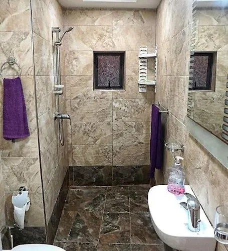 Charming Ground-floor Maisonette