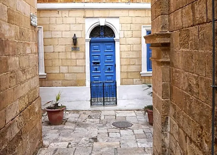 Charming Ground-floor Maisonette *