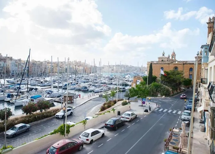 아파트 Charming Ground-floor Maisonette 비르구