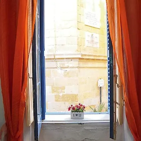 Charming Ground-floor Maisonette *