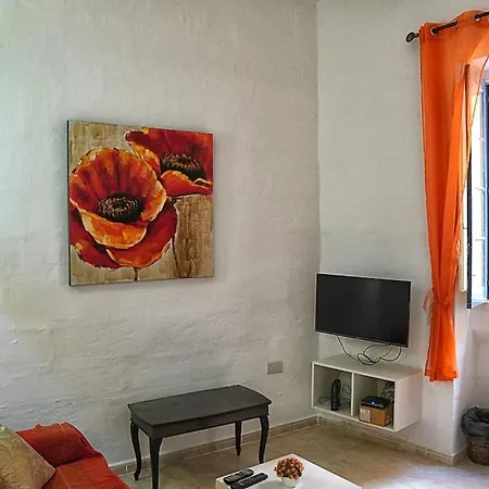 Charming Ground-floor Maisonette