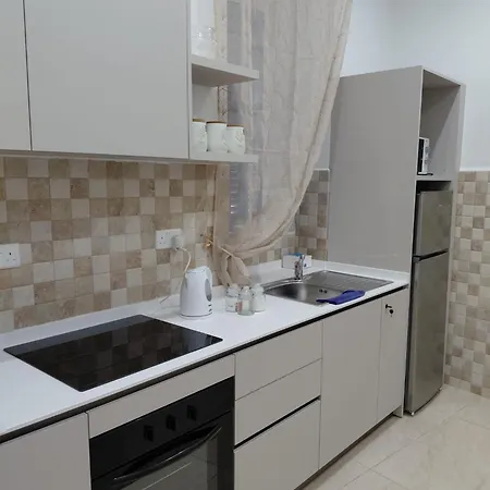 דירה Charming Ground-floor Maisonette בירגו
